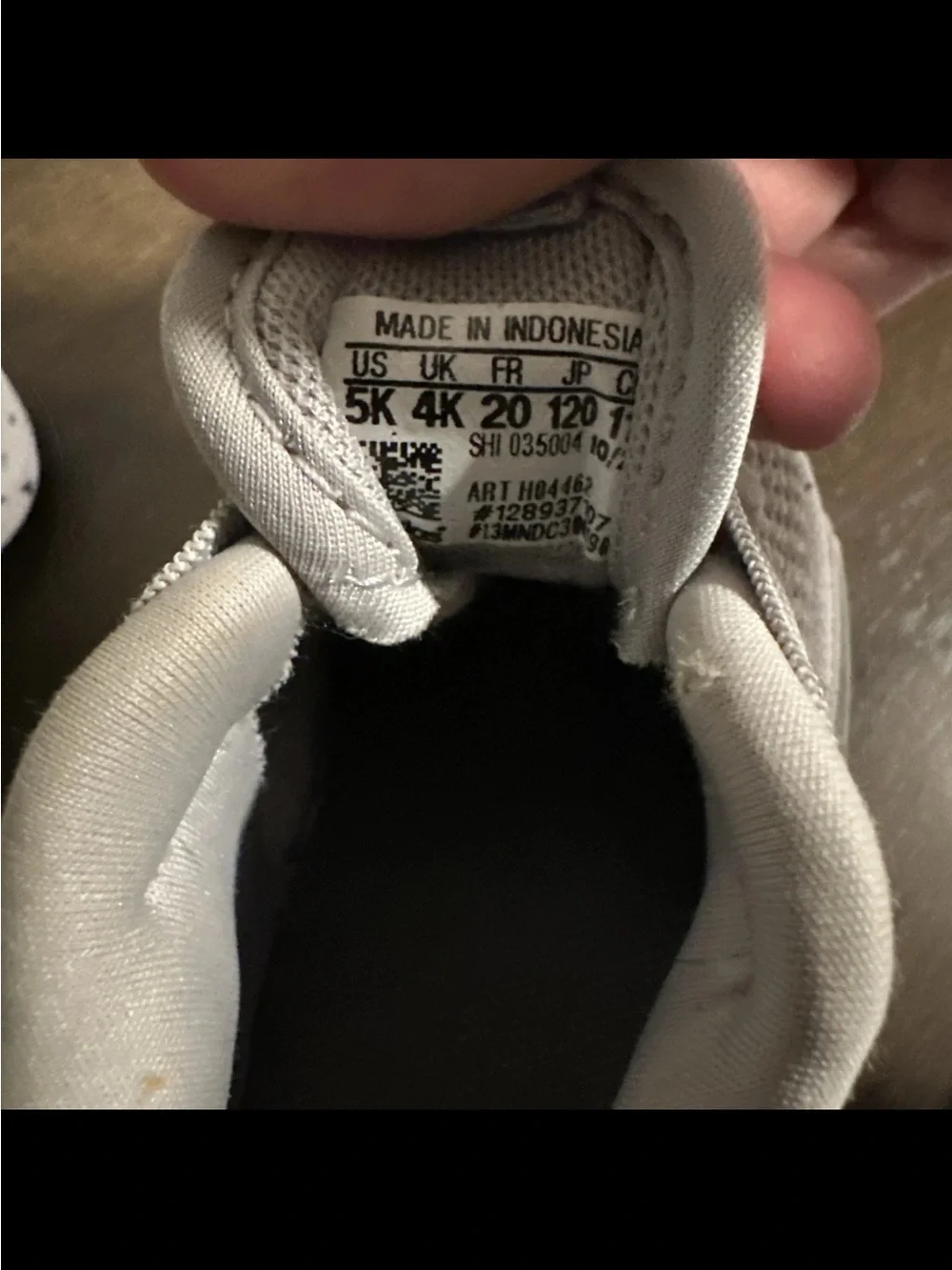 Adidas Infant pull on sneakers Gray Knit Athletic Shoes, size 5K